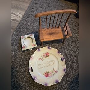 Gorgeous Antique Decor Set. Pucture Frame, Small Bench, & Plate. Great Condition